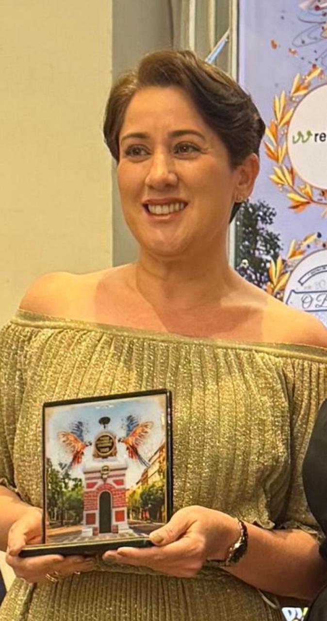 VV Refeições Conquista o Prêmio Melhores do Ano: Helen Cristina Oliveira Recebe a Honraria em Nome da Família Bastos e Oliveira