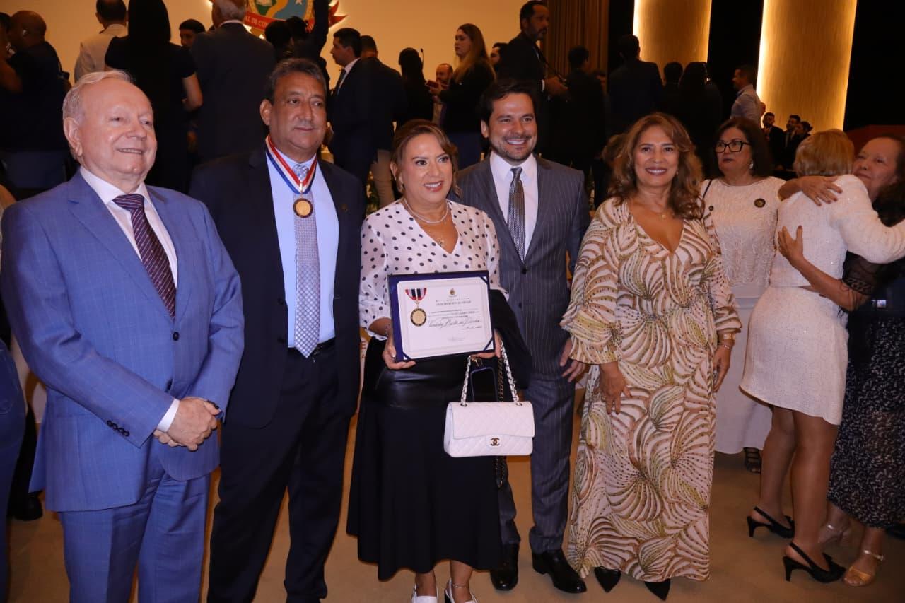 Vanderley Bastos recebeu a Medalha “Colar do Mérito de Contas 2025” em solenidade do Tribunal de Contas do Amazonas. Vanderley Bastos recebeu a Medalha “Colar do Mérito de Contas 2025” em solenidade do Tribunal de Contas do Amazonas.